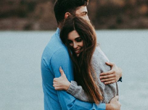 Ποια είναι η ιδανική διαφορά ηλικίας ανάμεσα στον άνδρα και στη γυναίκα