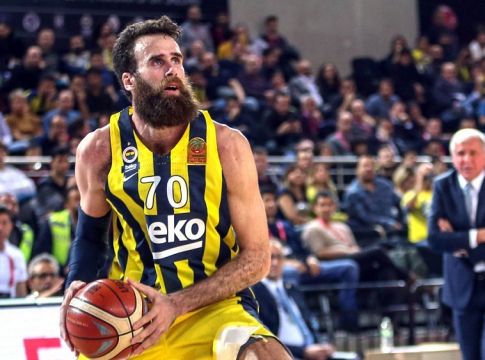 Ντατόμε: «Το γήπεδό που θα παίζαμε τώρα είναι πλέον γεμάτο με κρεβάτια»