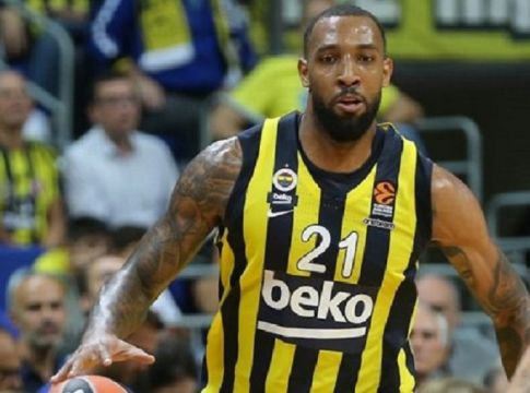Euroleague: «Πέταξε» στην κορυφή του Top 10 ο Ουίλιαμς και «ερυθρόλευκο» χρώμα (vid)