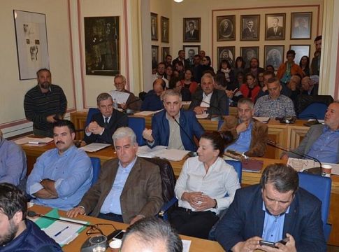 Καλαμάτα: «Πείραμα με πειραματόζωα τους Καλαματιανούς» – «Μπλόκο» στο δίκτυο 5G από τον δήμο (pics)