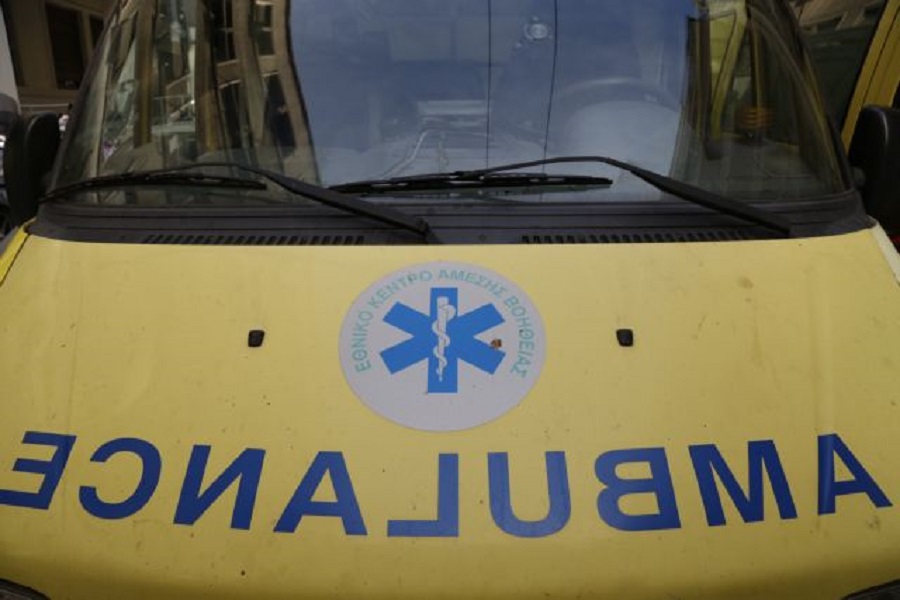 Πιερία: Ένας νεκρός και ένας τραυματίας από σύγκρουση αγροτικού με λεωφορείο