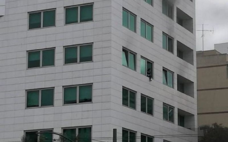 Φωτιά σε ξενοδοχείο στη Λεωφόρο Συγγρού – Πληροφορίες για εγκλωβισμένους στο κτίριο