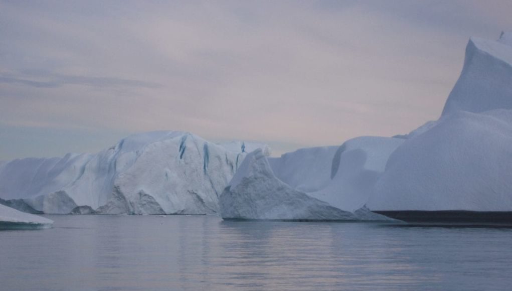 Λιώνουν 7 φορές πιο γρήγορα από τη δεκαετία του ΄90 οι πάγοι της Γροιλανδίας
