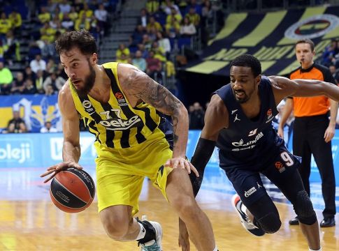 Φενέρμπαχτσε-Ζενίτ (81-84)
