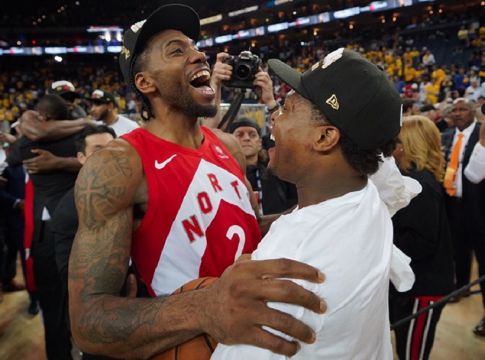 Λέοναρντ: «Ενθουσιασμένος που επιστρέφω στο Τορόντο»