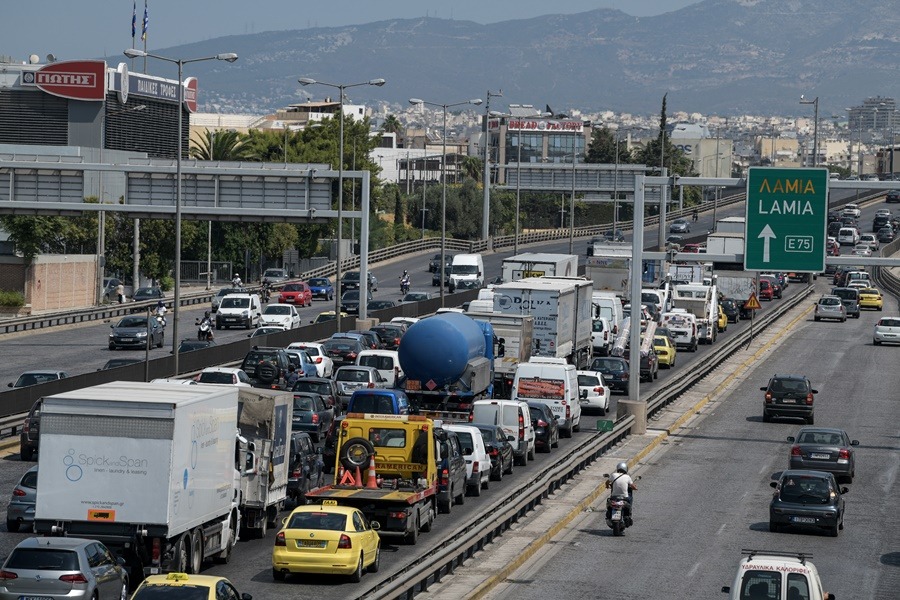 Ουρές χιλιομέτρων λόγω της στάσης στο Μετρό