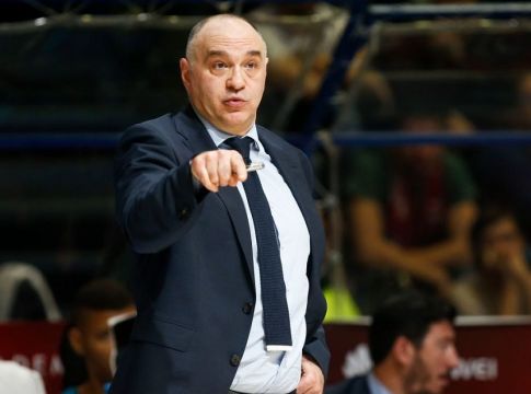 Λάσο: «Θα πρέπει να συνηθίσουμε τις άδειες κερκίδες»