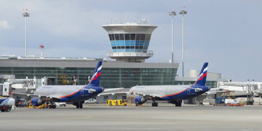 Τρόμος στη Ρωσία: Αεροσκάφος βγήκε εκτός αεροδιάδρομου