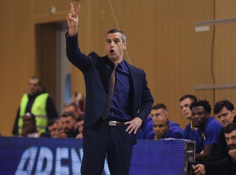 Παπανικολόπουλος: «Τα ξεκινήματα στα δυο ημίχρονα ήταν τραγικά»