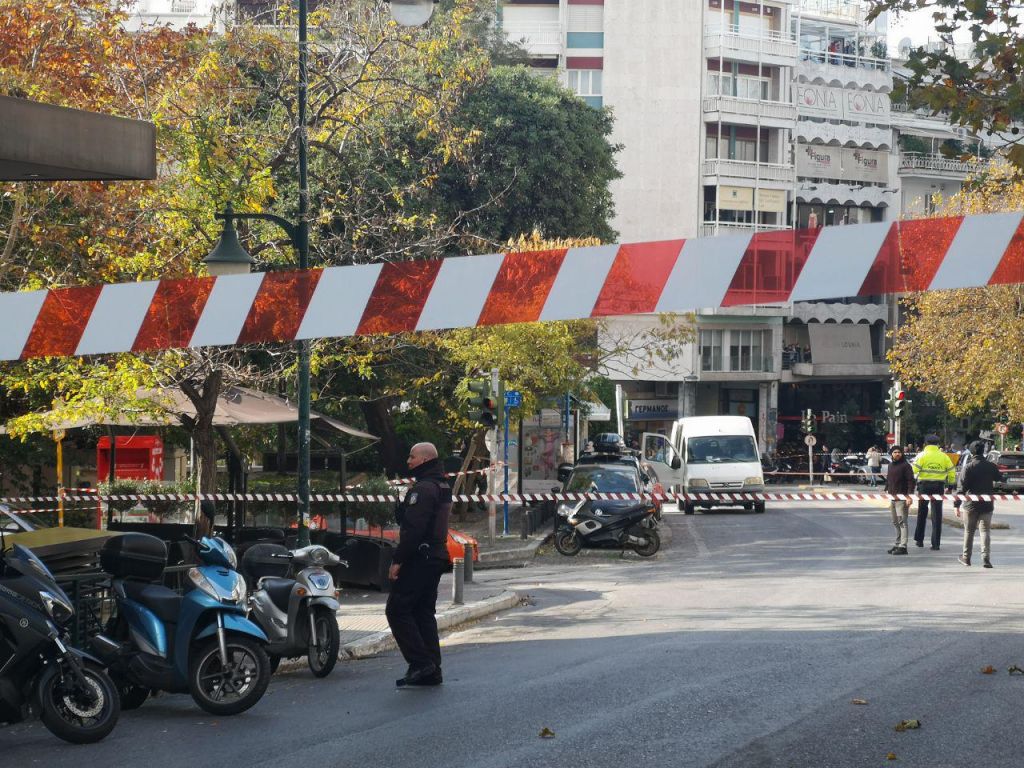 Ελεγχόμενη έκρηξη σε ύποπτη βαλίτσα στο Κολωνάκι