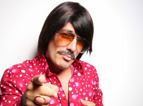 Τόνι Σφήνος: «Έχω κάνει παράνομο γάμο στο Las Vegas με άντρα»