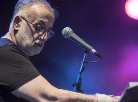 Πέθανε ο σπουδαίος συνθέτης Θάνος Μικρούτσικος