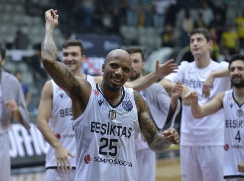 Ούνιξ: Ανακοίνωσε τον Τζόρνταν Θίοντορ (pic)