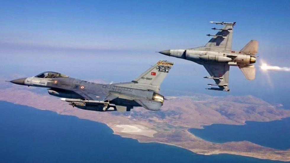Νέες υπερπτήσεις Τουρκικών F-16 πάνω από Παναγιά και Οινούσσες
