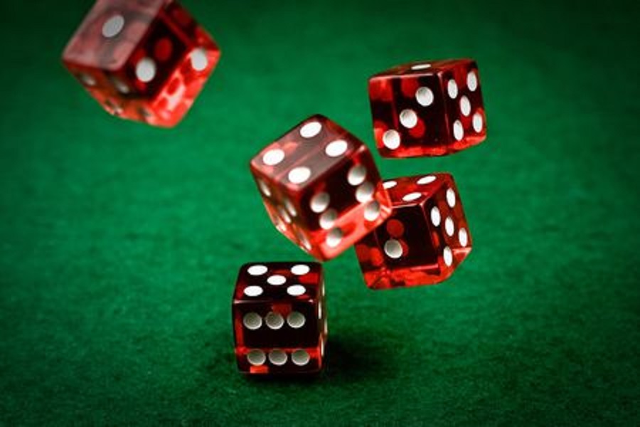 Σύλληψη 13 ατόμων στο Ηράκλειο για συμμετοχή σε παράνομα τυχερά παιχνίδια