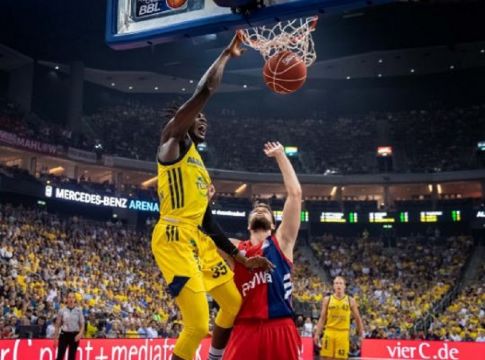 Άλμπα Βερολίνου – Μπάγερν Μονάχου 76-77