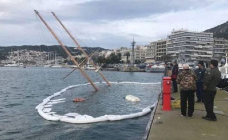 Ιστιοφόρο βούλιαξε στο λιμάνι της Καβάλας