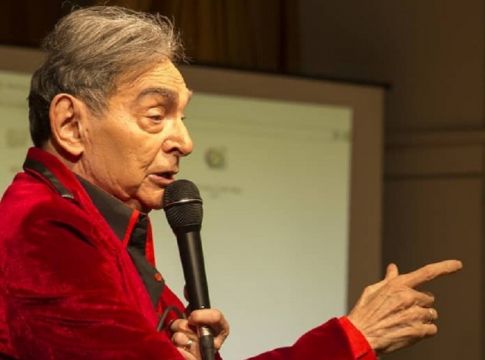 Τέρης Χρυσός : Δύσκολες ώρες για τον τραγουδιστή – Το σοβαρό πρόβλημα υγείας