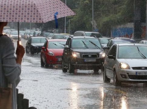 Κακοκαιρία «Ετεοκλής»: Σφοδρή καταιγίδα στην Αττική – Πού θα είναι πιο έντονα τα φαινόμενα