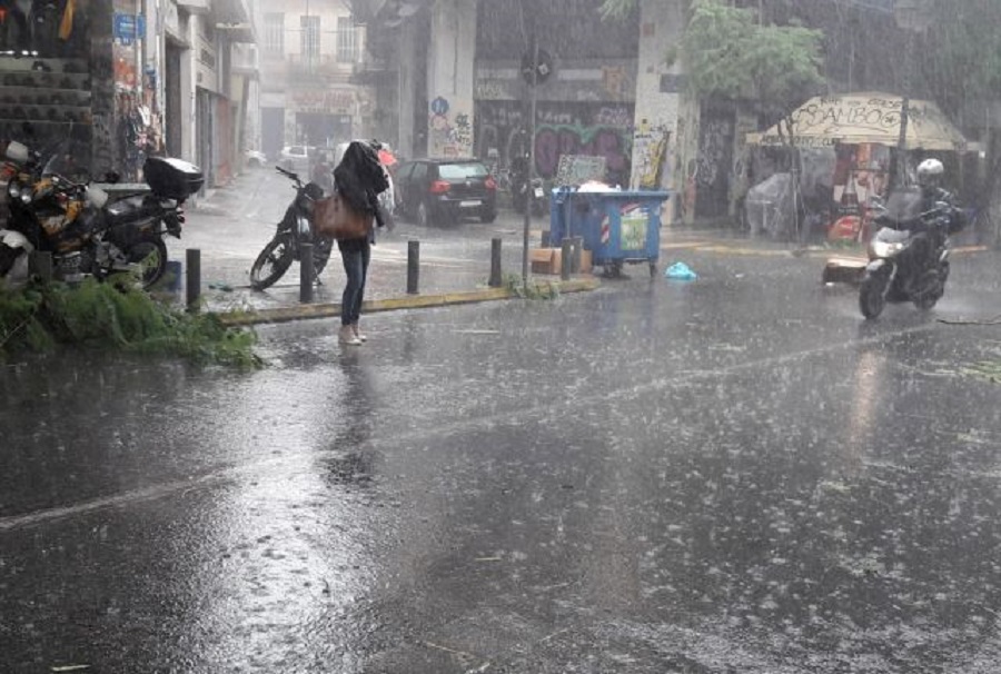 Επιδείνωση του καιρού με καταιγίδες και θυελλώδεις ανέμους