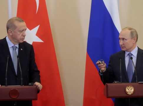 Ρωσία κατά Ερντογάν: Καταδικάζουμε οποιαδήποτε παρέμβαση στα εσωτερικά της Λιβύης