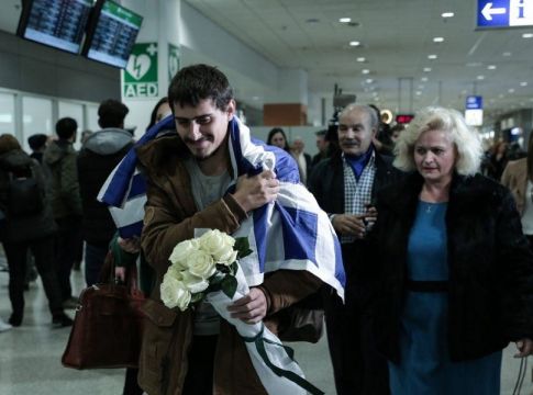 Πειρατεία στο Τόγκο: Συγκλονίζει ο 20χρονος ναυτικός – «Χάρη στην προσευχή επέζησα»