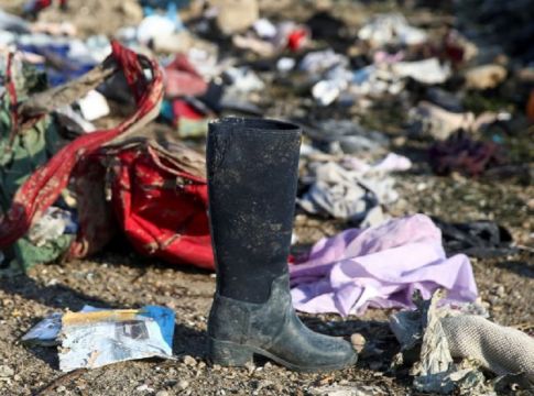 Αεροπορική τραγωδία στο Ιράν: Επίθεση ή βλάβη στον κινητήρα η αιτία συντριβής;