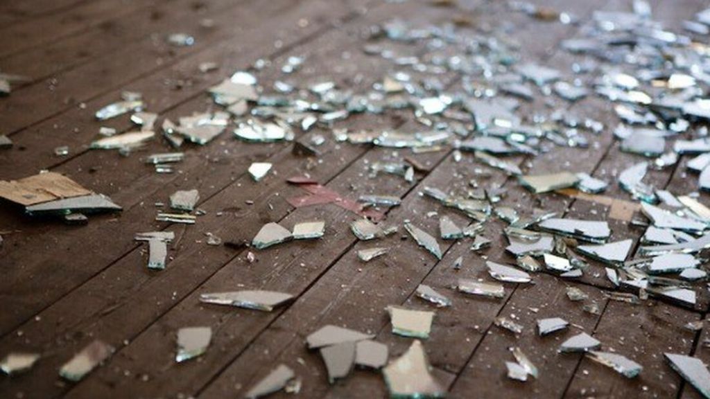 Μακριά μας: Αυτά είναι τα πιο γρουσούζικα αντικείμενα που έχουμε σπίτι μας!