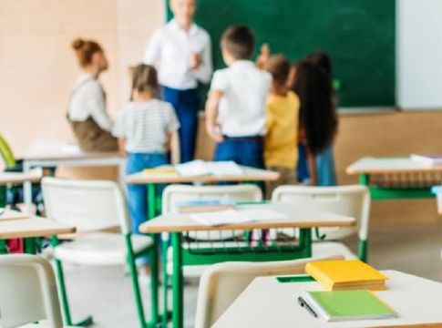Δάσκαλος κατηγορείται ότι «έφαγε» χρήματα σχολικής εκδρομής και σκηνοθέτησε ληστεία για να δικαιολογηθεί