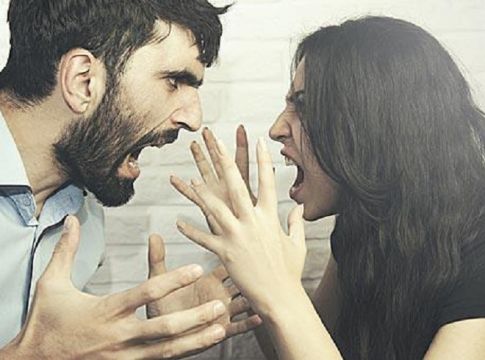 Πώς «πλακώνονται» τα ζώδια;