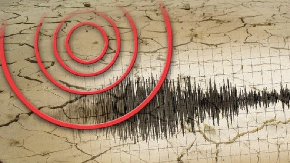 Σεισμός στην Αλβανία: 5 Ρίχτερ «ξύπνησαν» φρικτές μνήμες – Βγήκαν στους δρόμους οι κάτοικοι