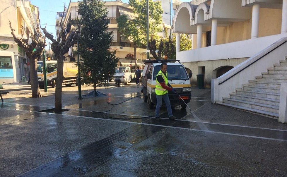 Δήμος Αθηναίων Εργασίες καθαρισμού στην πλατεία Αγίου Μελετίου