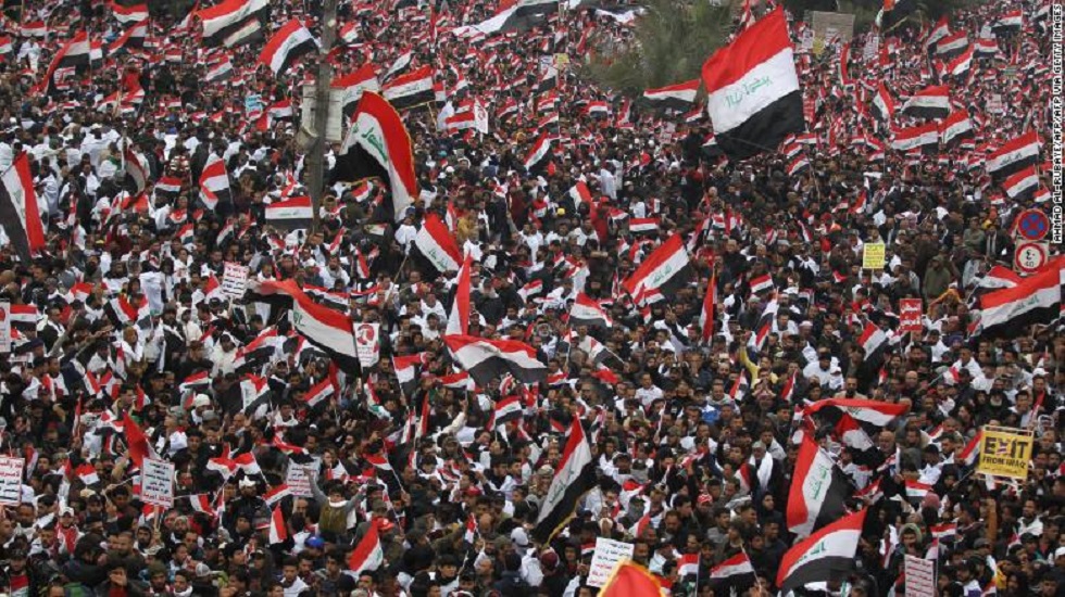 Ιρακινές δυνάμεις ασφαλείας συγκρούστηκαν με εκατοντάδες διαδηλωτές στο κέντρο της Βαγδάτης