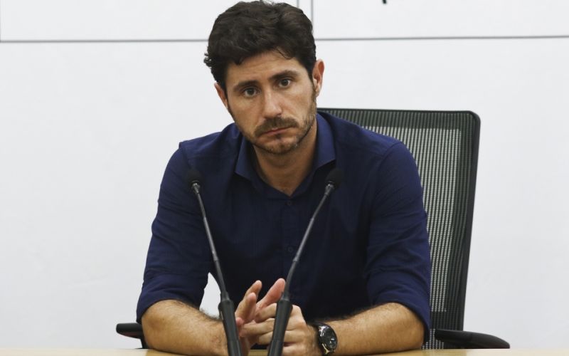 Ο Βίκτορ μήνυσε τη Μάλαγα λόγω του ροζ βίντεο
