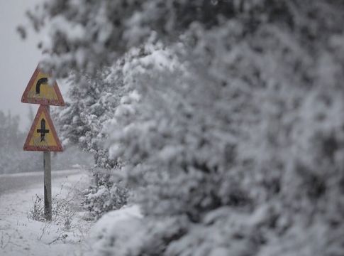 Πυκνό χιόνι από Μαρούσι και πάνω- Κίνδυνος στην Αθηνών-Λαμίας