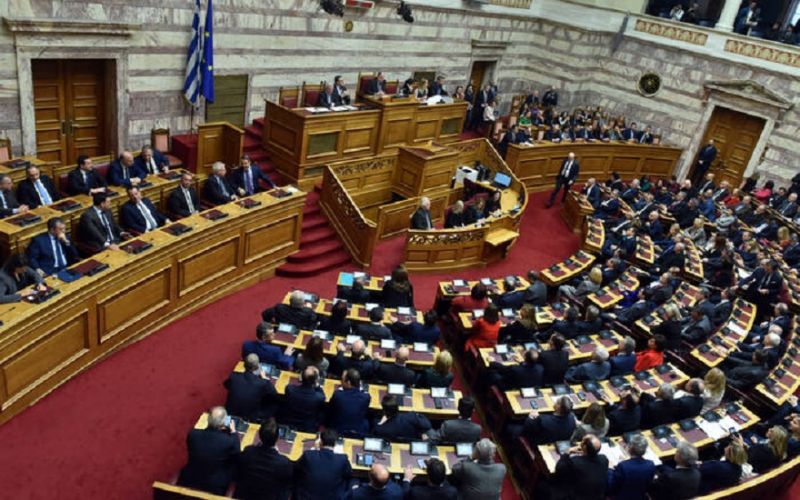 Με 163 «ναι» ψηφίστηκε ο εκλογικός νόμος – Σε ισχύ από τις μεθεπόμενες εκλογές