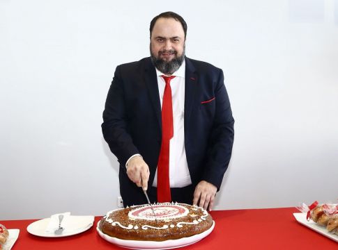 Μαρινάκης: «Να πάρουμε το πρωτάθλημα γιατί είμαστε πραγματικά οι καλύτεροι»