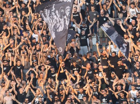 Κλήθηκαν σε απολογία οχτώ ομάδες της Super League