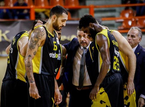 Δύσκολες «μάχες» για ΑΕΚ και Περιστέρι