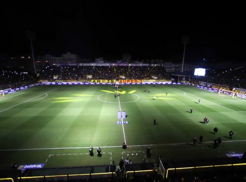 Εντυπωσιακό pre-game show με φώτα στο Βικελίδης (vid)