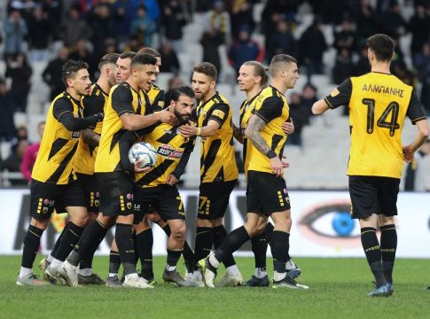 Πάνοπλη στην Τούμπα η ΑΕΚ (pic)