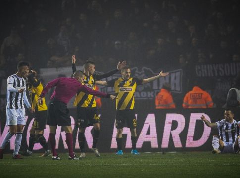 Βαρούχας: «Καθαρό φάουλ του Σφιντέρσκι στον Βράνιες»