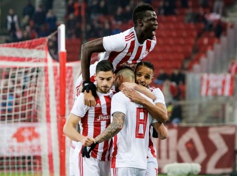 Γκιγιέρμε και Ελ Αραμπί κάνουν το 2-0 για τον Ολυμπιακό μέσα σε τρία λεπτά (vids)