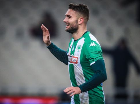 Σένκεφελντ: «Χαρούμενος για τη νίκη, καλός παίκτης ο Αγιούμπ»