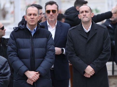 Σύσσωμος ο Ολυμπιακός στο «τελευταίο αντίο» στον Αντώνη Νταή (pics)