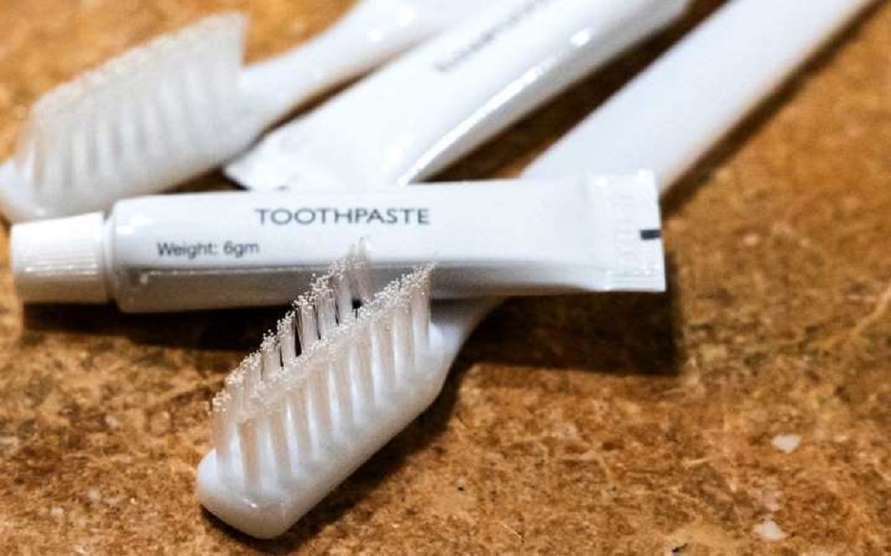 Γιατί τα ξενοδοχεία δεν προσφέρουν οδοντόκρεμα στους πελάτες τους
