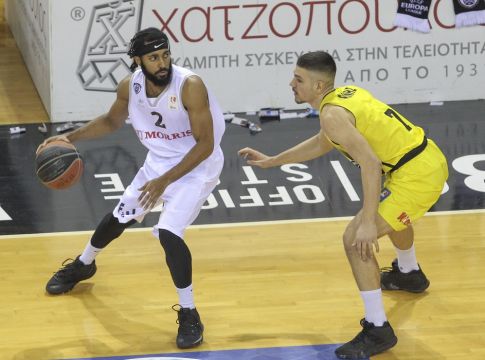 Σμιθ: «Να χτίσουμε επάνω στον ρυθμό που αποκτήσαμε»