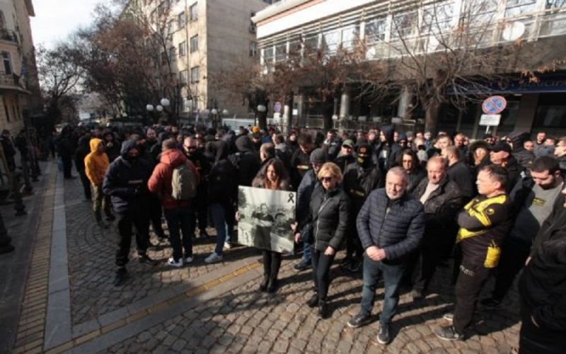 Διαμαρτυρία για τον Τόσκο στο ελληνικό προξενείο σε Σόφια και Λονδίνο (vid,pics)