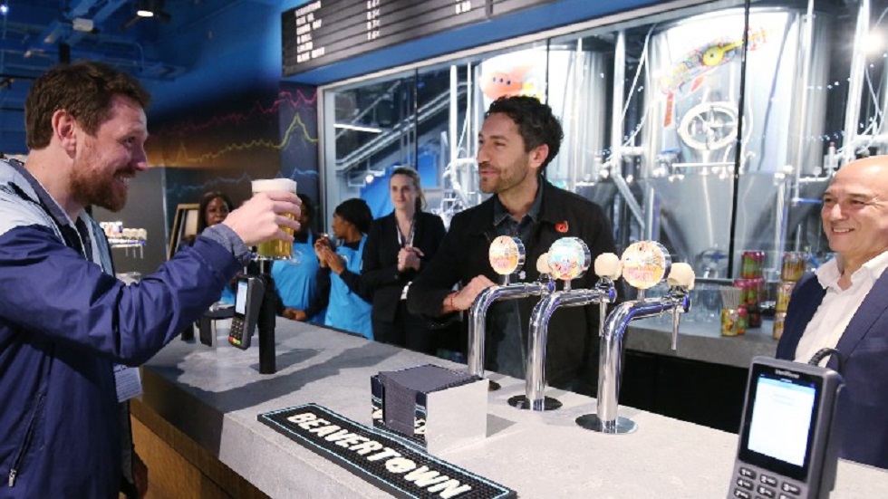 Η Τότεναμ λανσάρει τη δικιά της μπύρα στον αγώνα με τη Λίβερπουλ (pics)