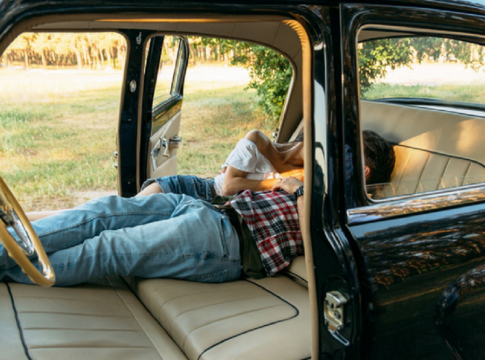 Ο άντρας αυτός θέλει τη γυναίκα έξυπνη, παιχνιδιάρα και έτοιμη για όλα